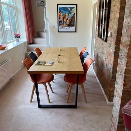 Centre Of Town House 3 Bedrooms Sleeps 5 And Infant Free Onsite Parking 2 Cars King's Lynn Esterno foto