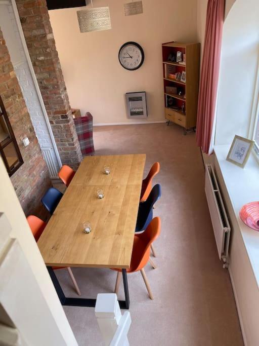 Centre Of Town House 3 Bedrooms Sleeps 5 And Infant Free Onsite Parking 2 Cars King's Lynn Esterno foto